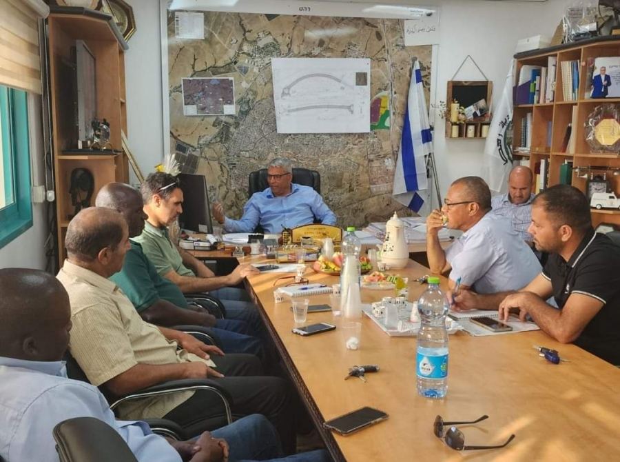 بلدية رهط تستلم 5 مليون شيكل لإنشاء ستاد رياضي مصغر. 